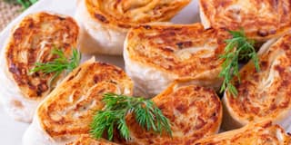 Рулетики з лаваша з куркою та сиром